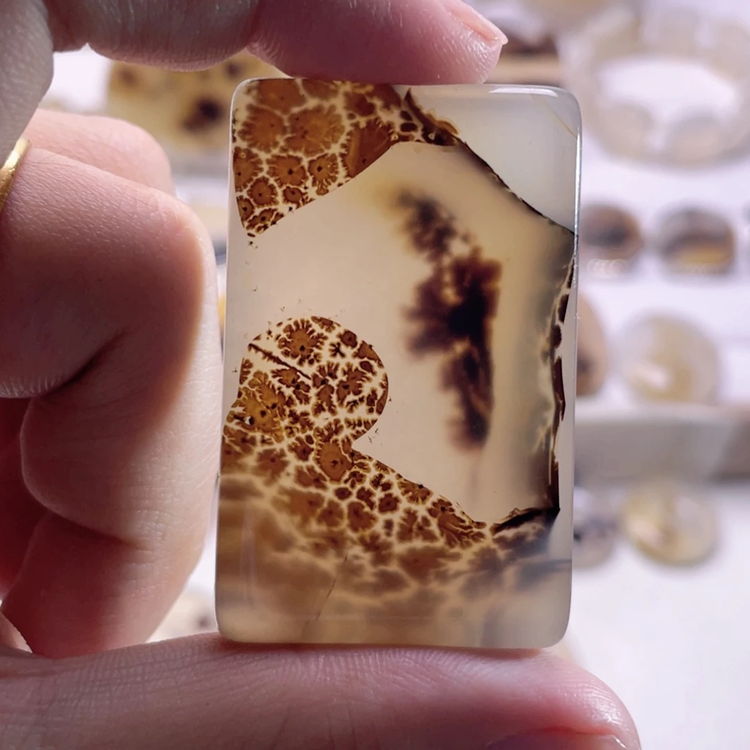 玛瑙/玉髓未镶嵌珠宝奇石