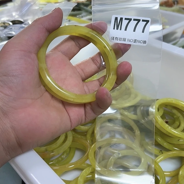 蛇纹石玉发饰合金昌*