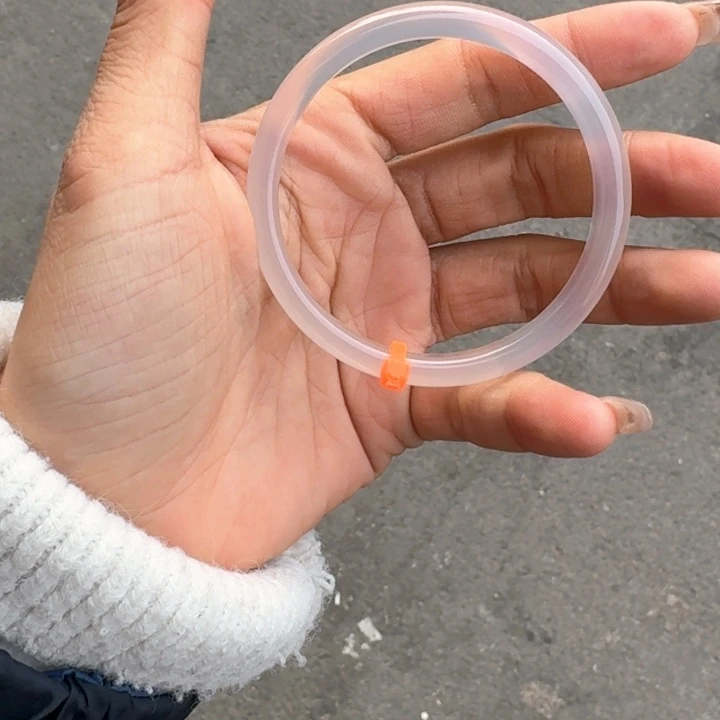 玛瑙/玉髓手镯未镶嵌C****i