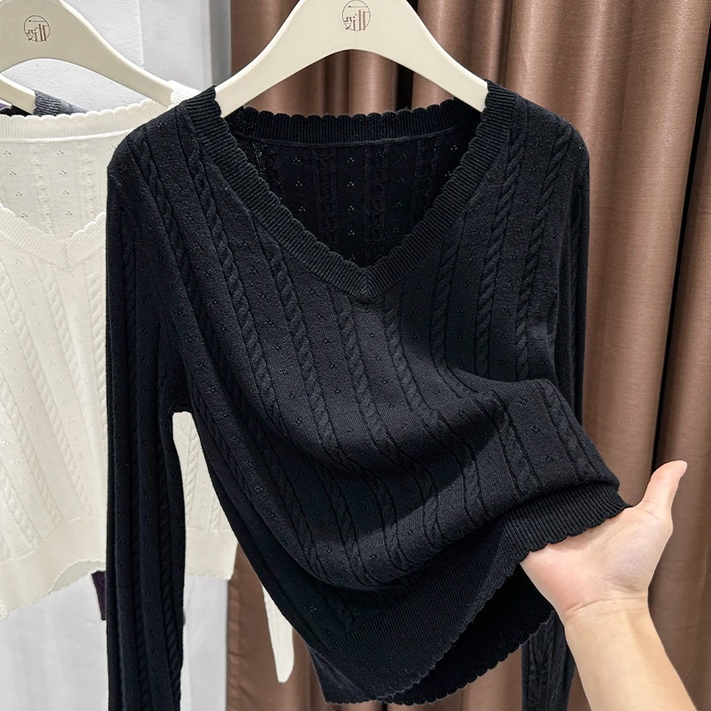气质花边V领设计感软糯针织打底衫2025秋季保暖亲肤黑色长袖上衣