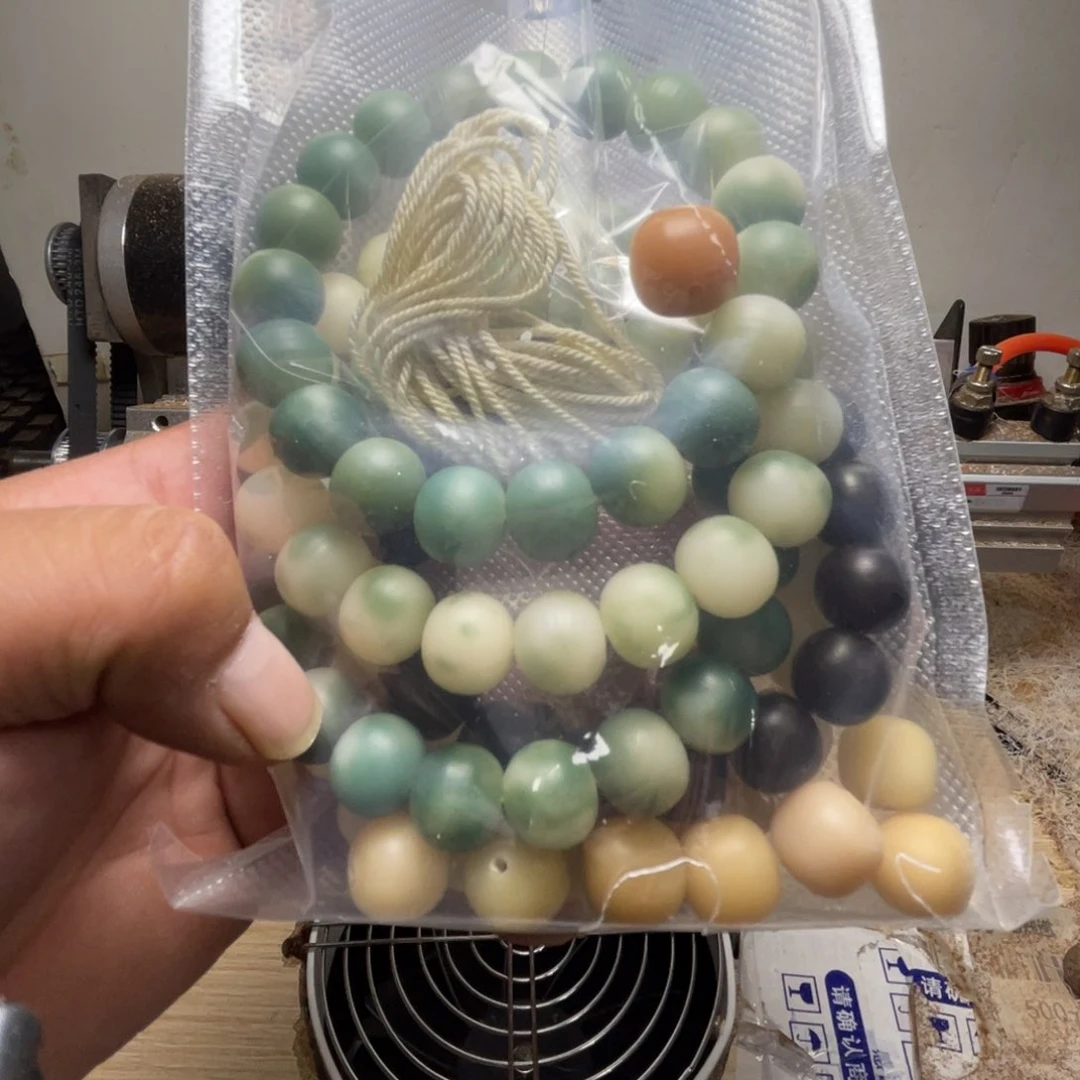 陌***生菩提根一包啥都有哦
