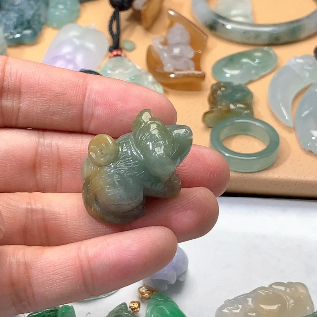 颈饰未镶嵌翡翠翱*挂件