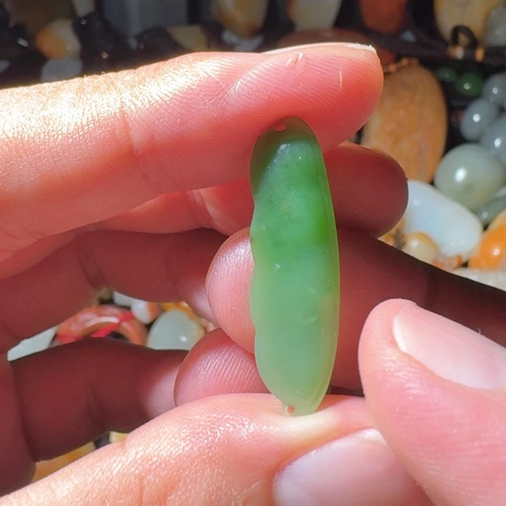 颈饰未镶嵌和田玉（糖玉）