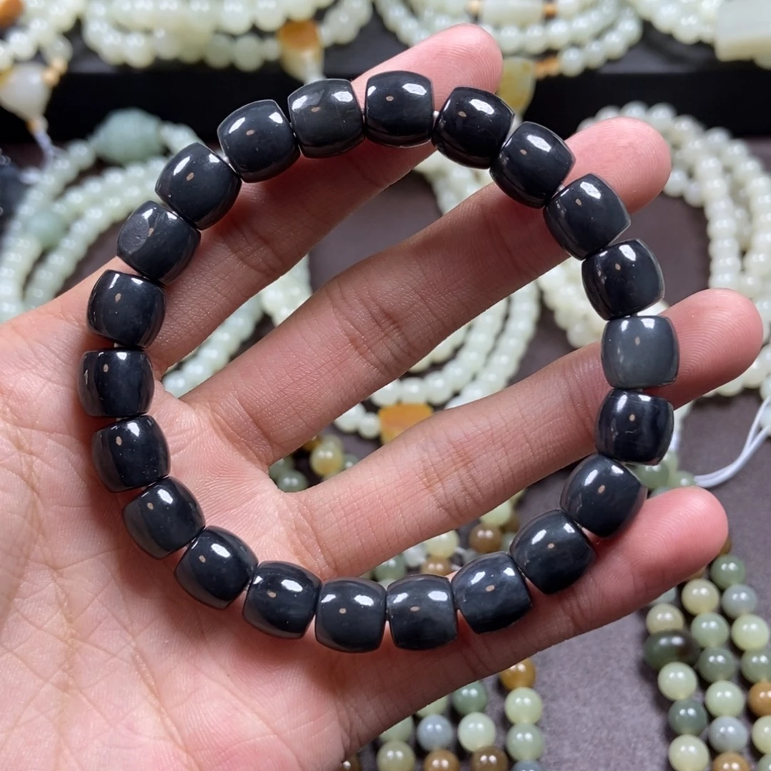 和田玉未镶嵌把件