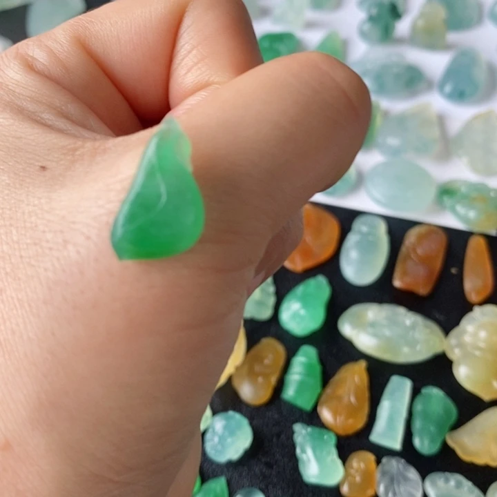 定制翡翠未镶嵌玉兰花