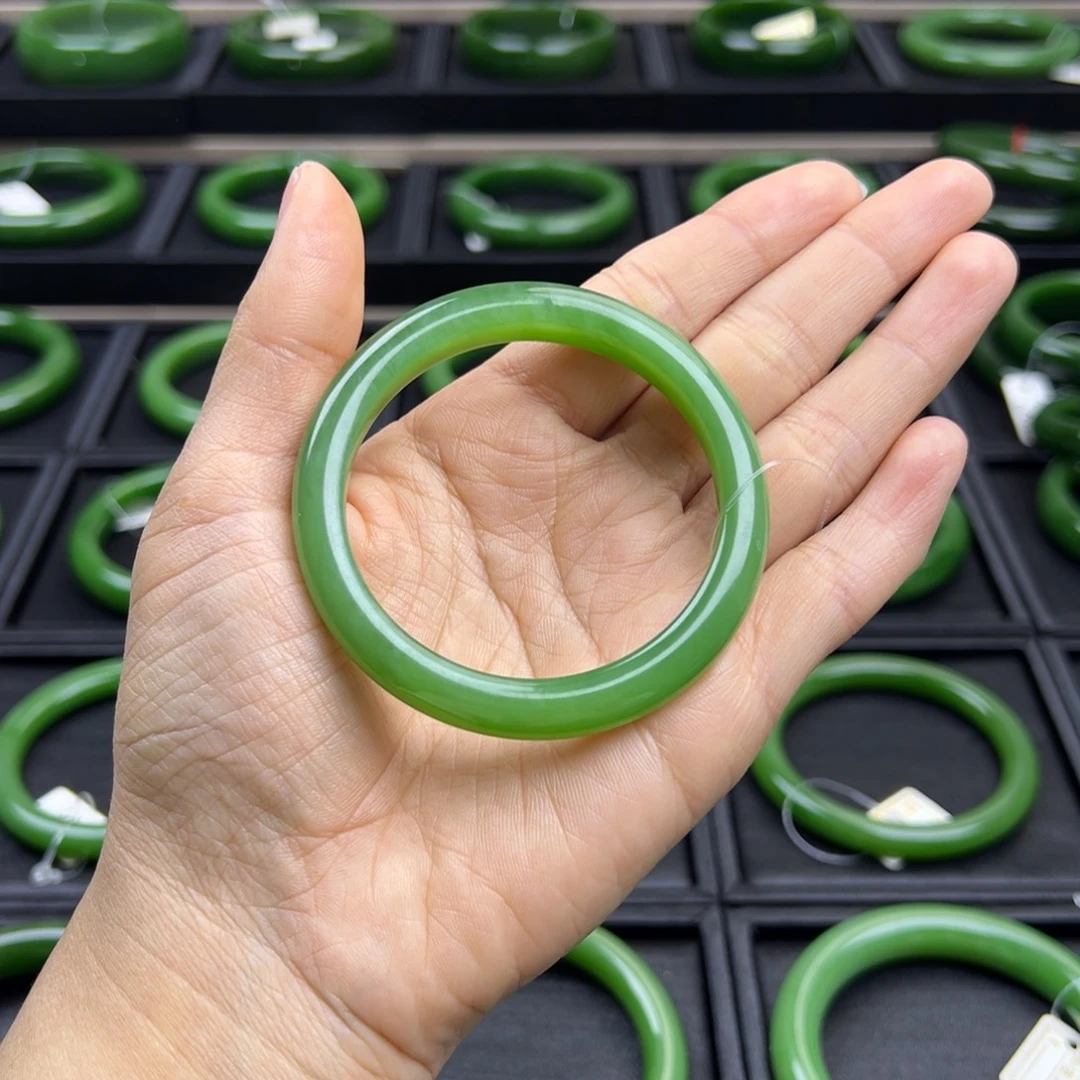 和田玉（碧玉）未镶嵌手镯