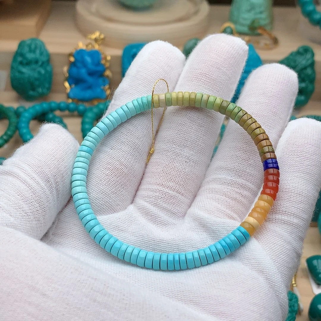 绿松石未镶嵌颈饰