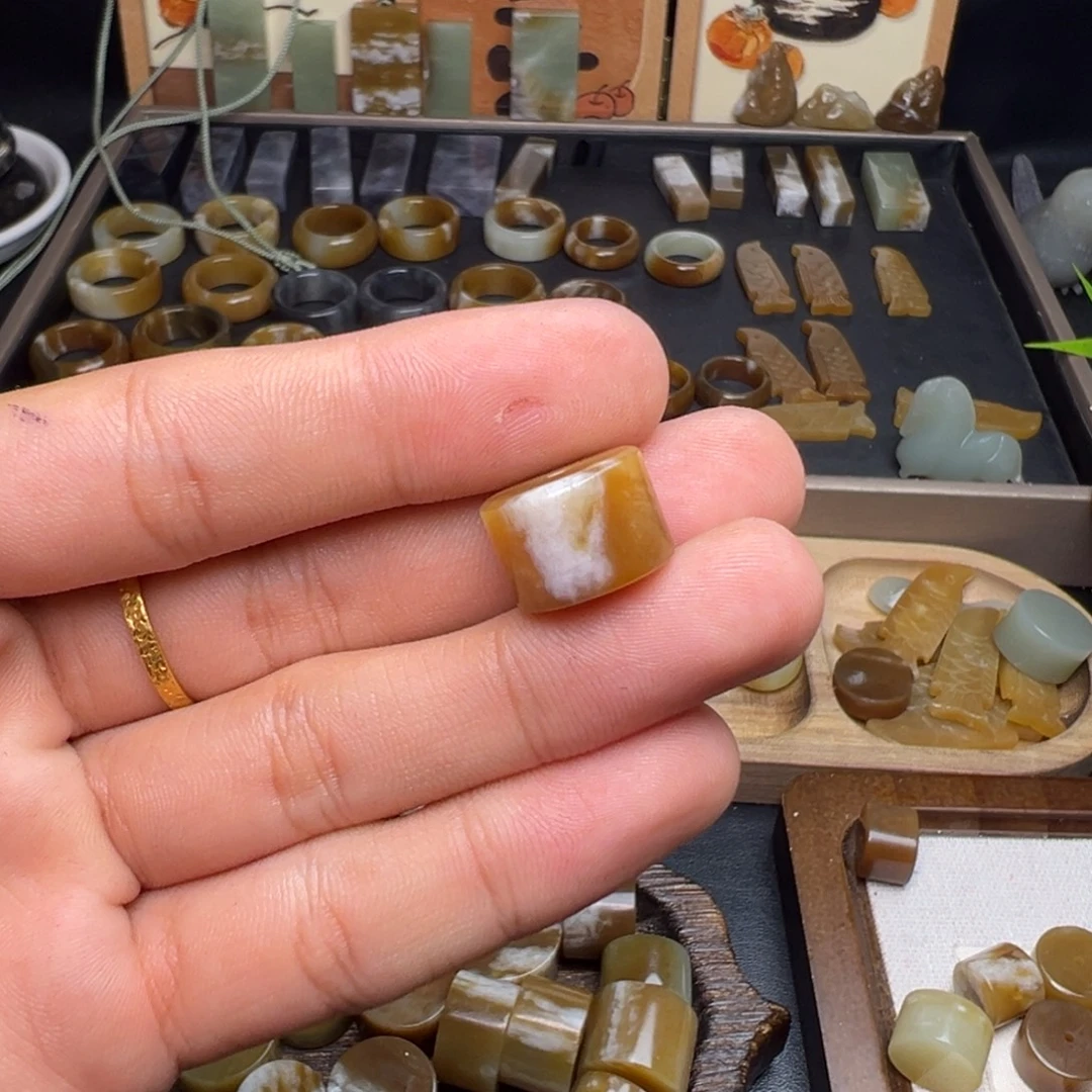 和田玉（糖玉）未镶嵌珠宝奇石墩子15