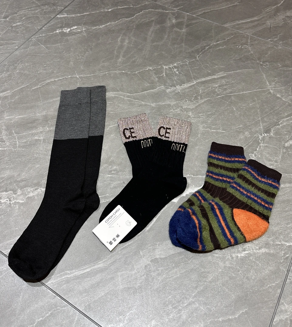 981   秋冬中筒袜韩版条纹袜口字母刺绣袜子  款号#058