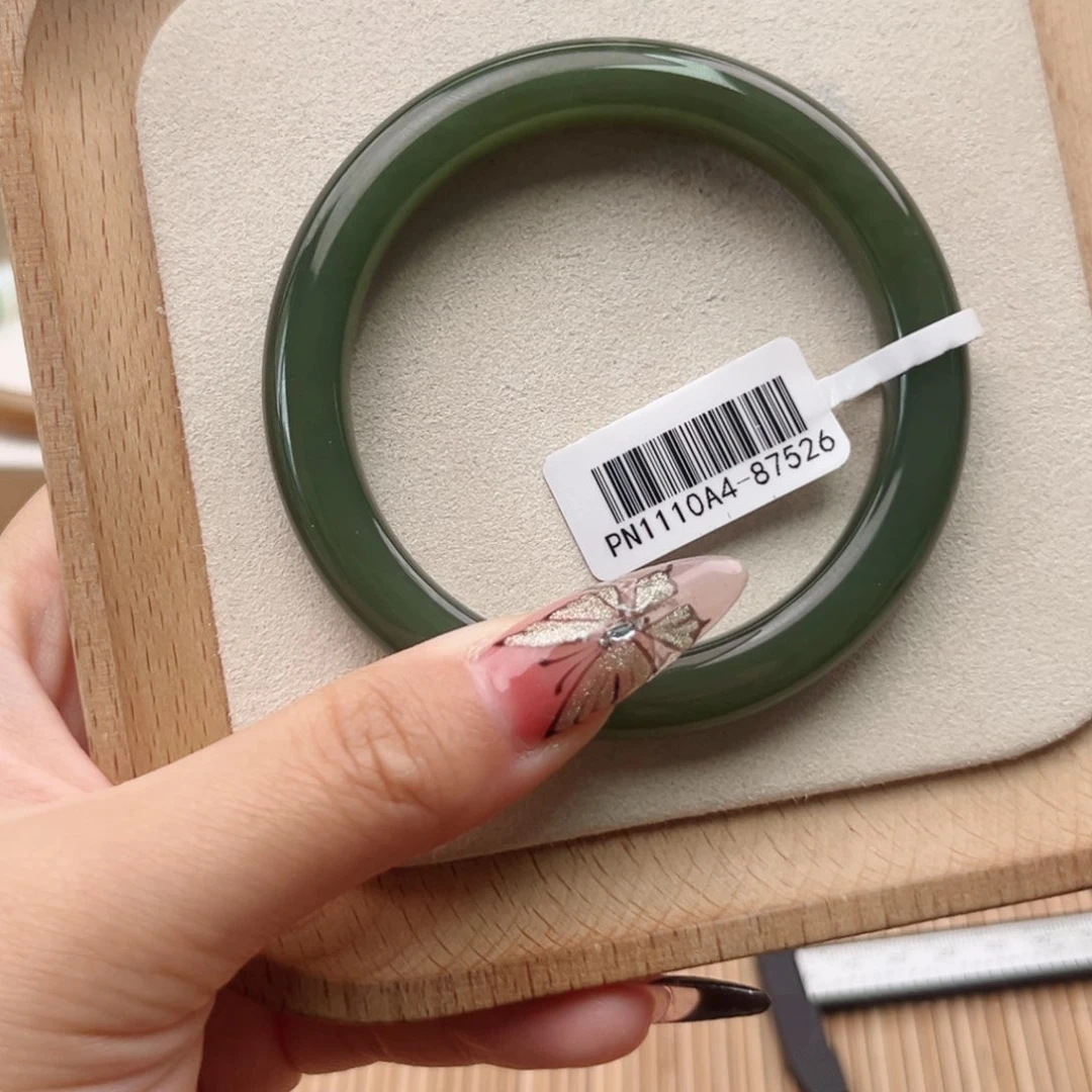 未镶嵌手镯和田玉56