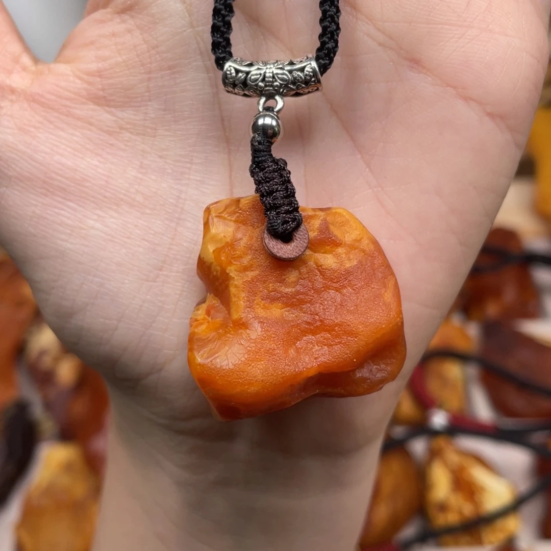 未镶嵌琥珀珠宝奇石