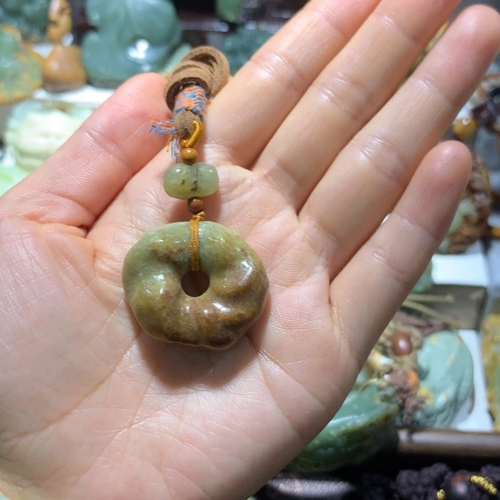 岫岩河磨玉（透闪石质玉）未镶嵌颈饰