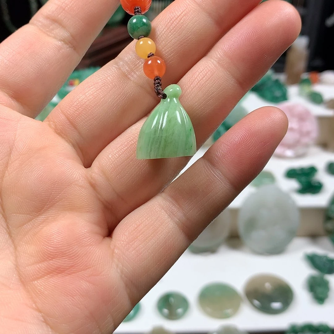 未镶嵌独山玉颈饰