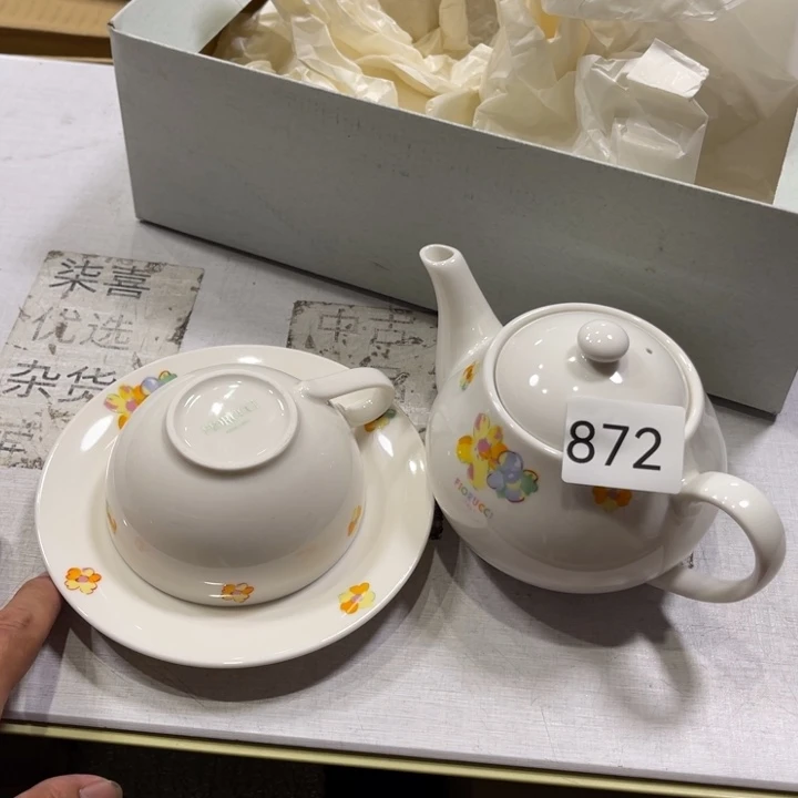 盖碗我们在外面吃东西的了