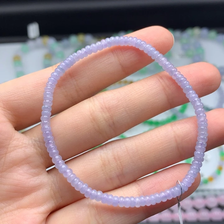 翡翠手镯未镶嵌翡翠