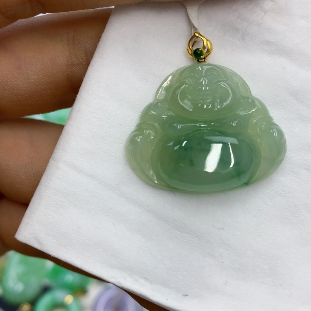 翡翠18K金镶嵌颈饰翡翠