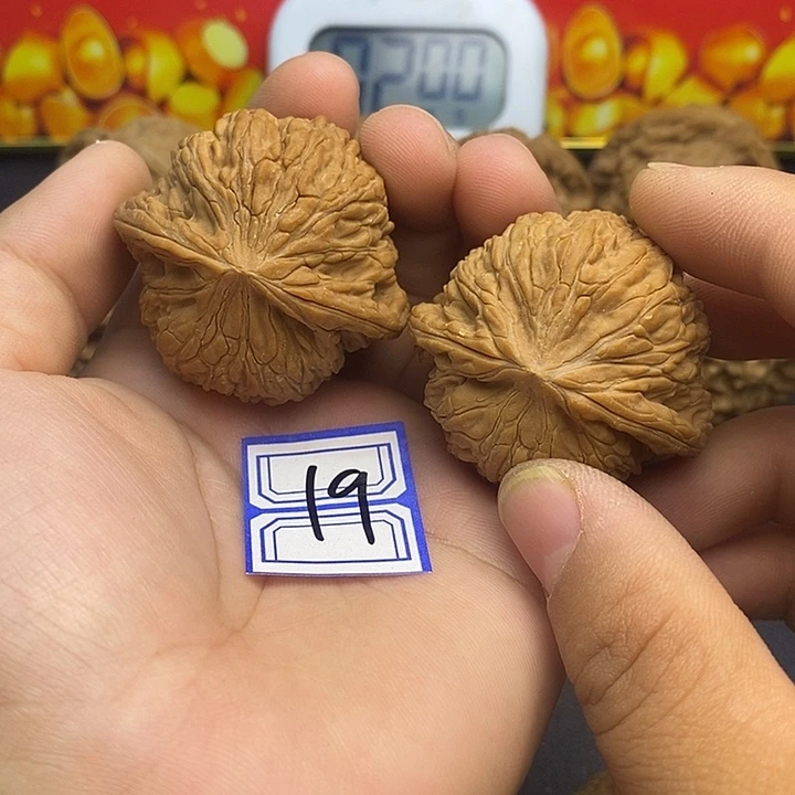 文玩核桃吊坠43绣球