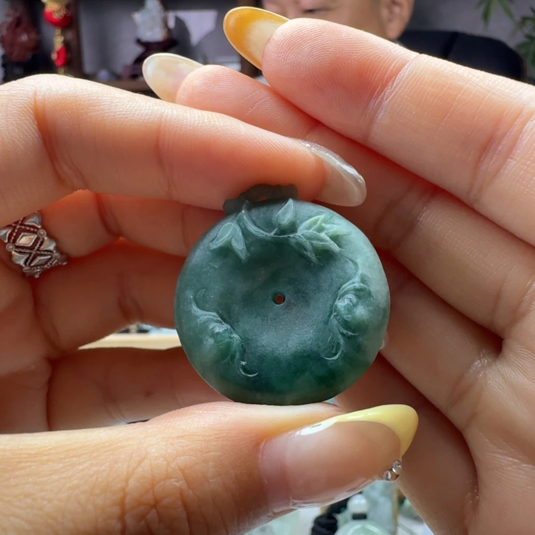 定制翡翠未镶嵌扣子