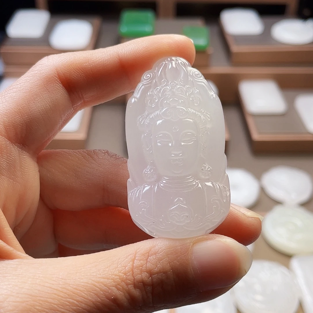 石英质玉（金丝玉）颈饰未镶嵌番***蛋