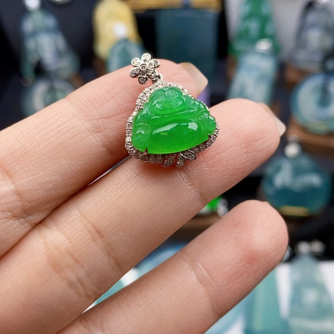 翡翠18K金镶嵌颈饰