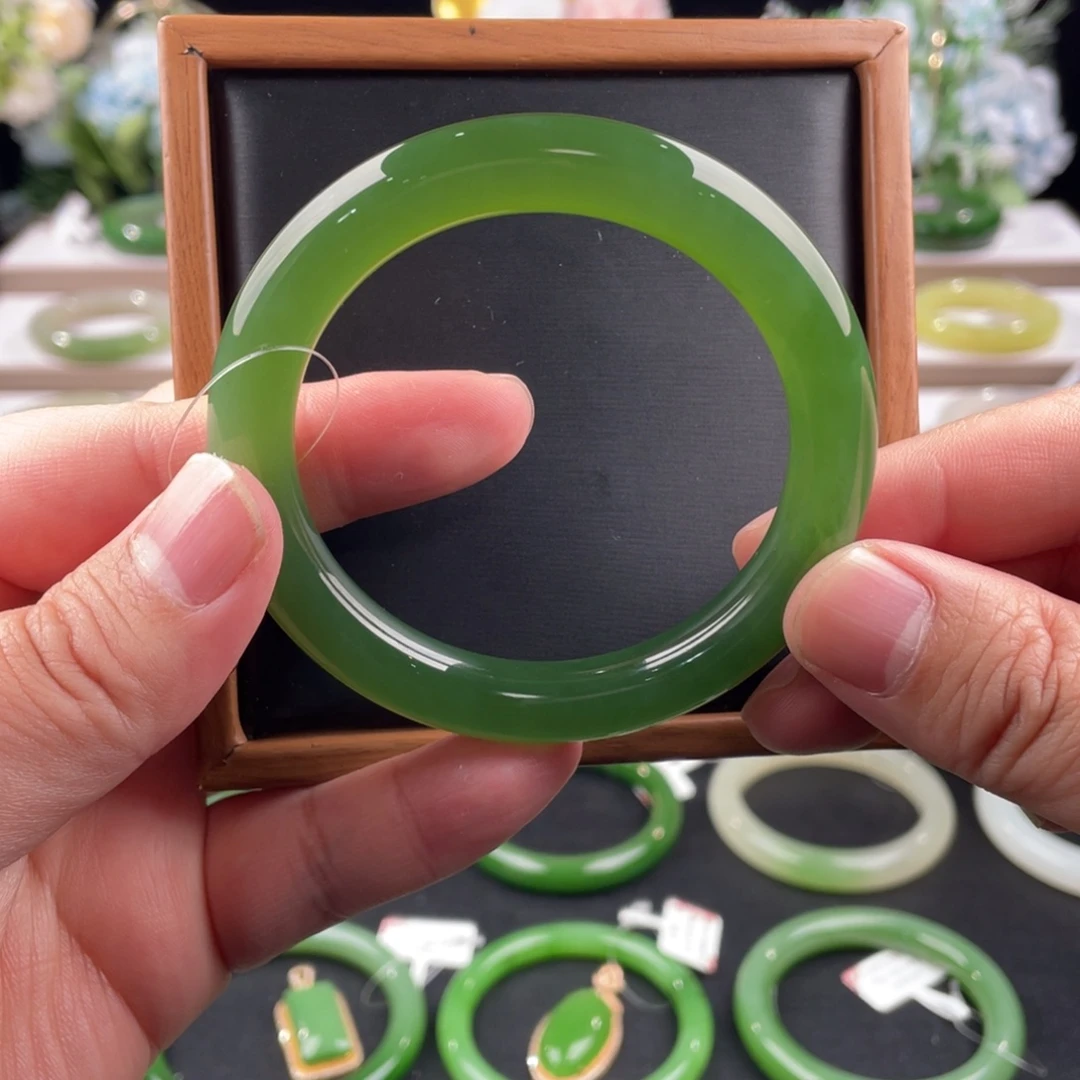 和田玉未镶嵌手镯俄碧冰底阳绿圆条58+