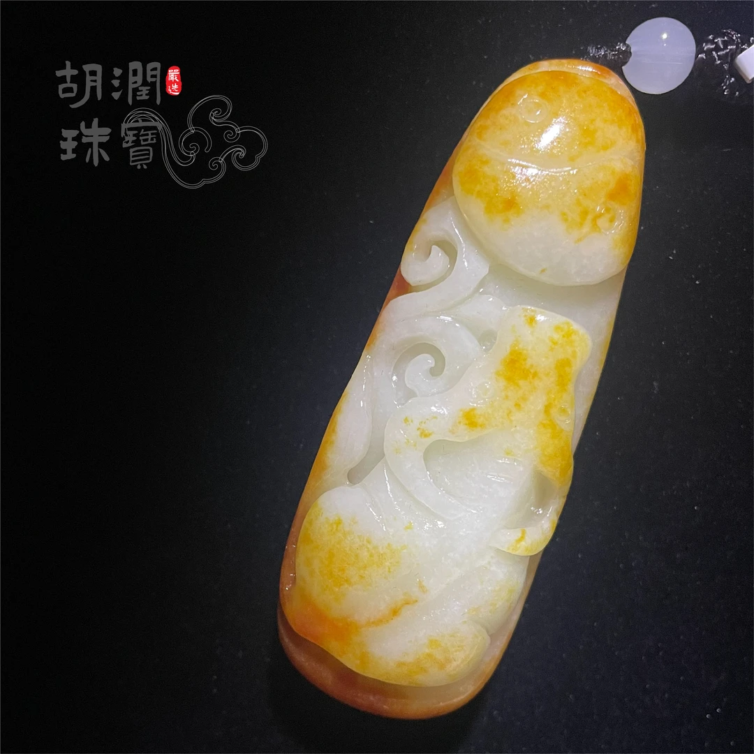 和田玉牛转乾坤85g把件手工雕刻
