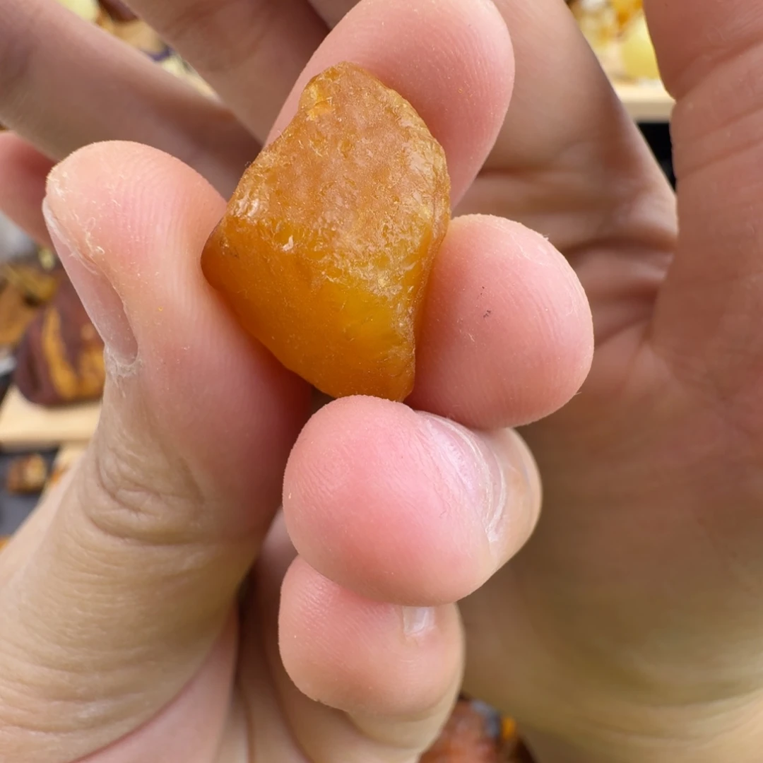 良***素琥珀未镶嵌裸石2.6克