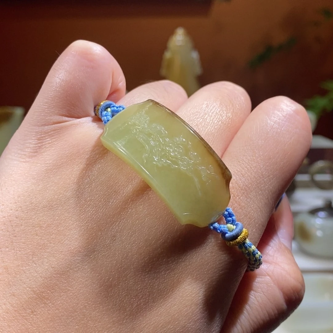 和田玉未镶嵌摆件糖黄口手牌