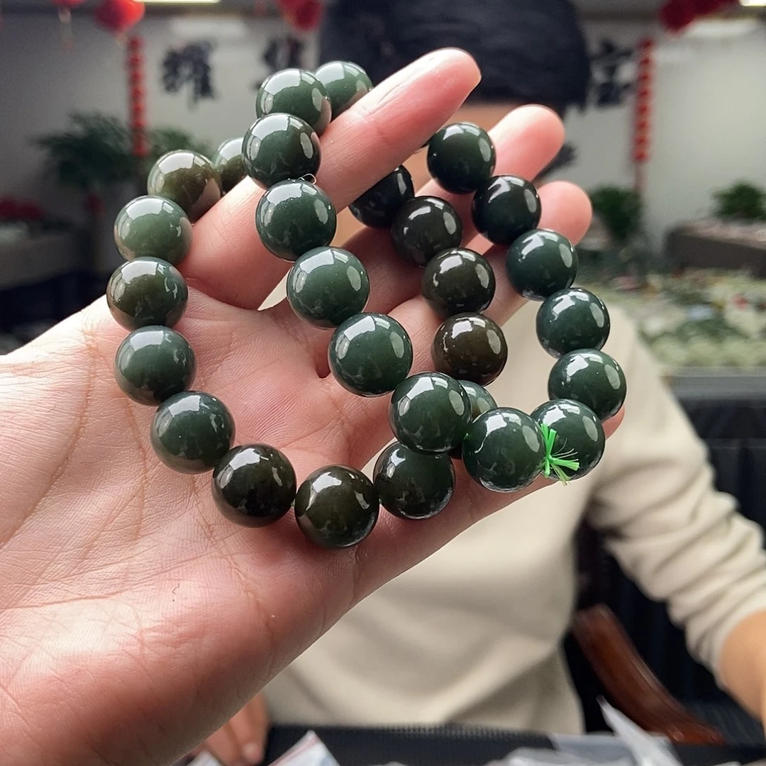 和田玉颜色多样性发拍一发一未镶嵌