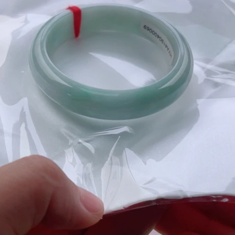 翡翠未镶嵌手镯58.5无大纹裂48小时鉴赏微微棉淡淡底色
