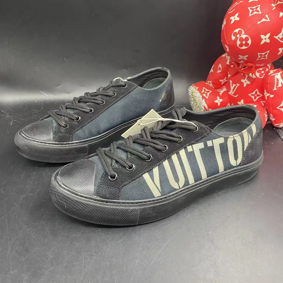 95新 LouisVuitton/路易威登 深蓝色时尚舒适板鞋39.5欧码los358