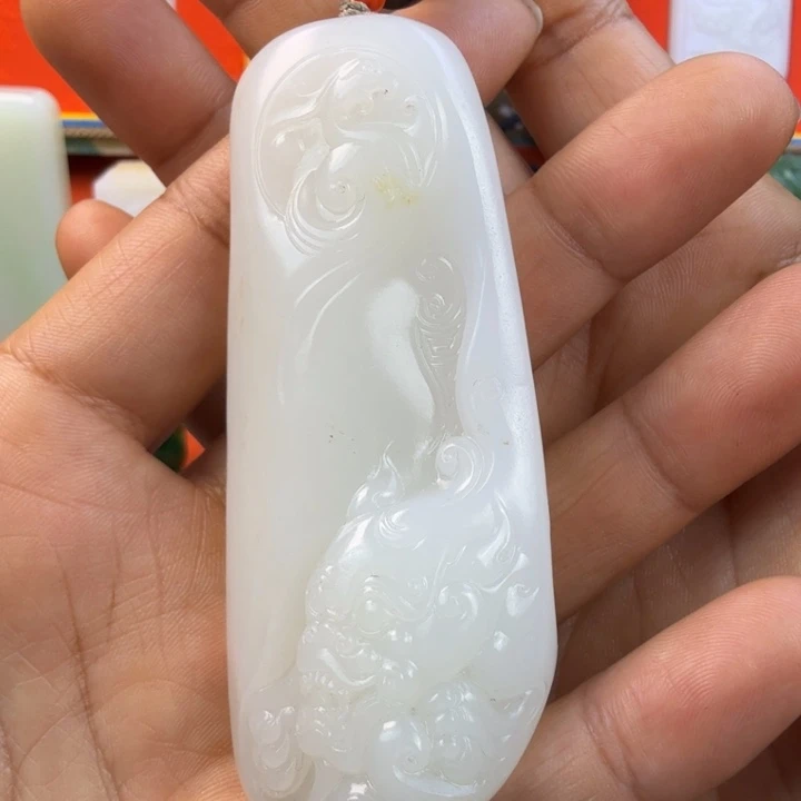 和田玉未镶嵌把件