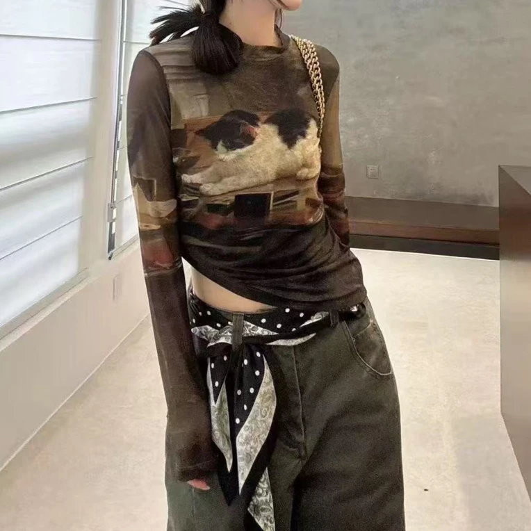 女猫长袖印花拼接圆领通勤风T恤时尚网红秋冬套头