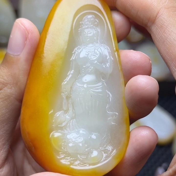 颈饰未镶嵌和田玉