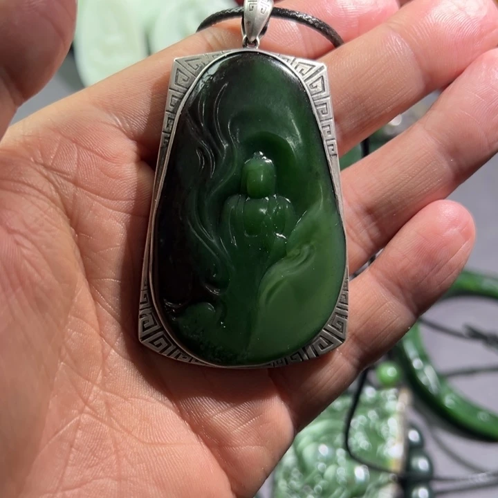 和田玉颈饰银S925镶嵌溢****?