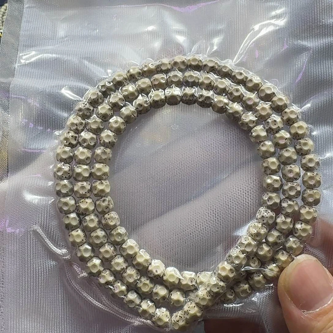 星月菩提手串?****-星月菩提7^6石玉料无相）氧化走色