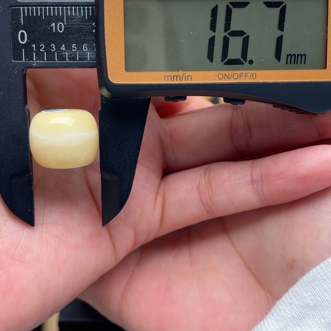 琥珀未镶嵌裸石蜜蜡墩子笑