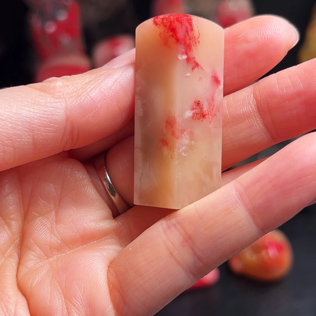 巴林石印石鸡血石方章