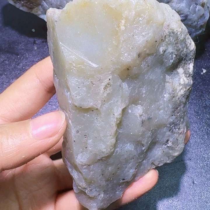 未镶嵌和田玉（糖玉）珠宝半成品