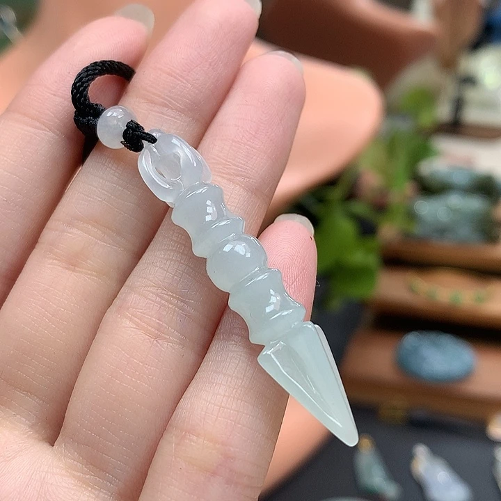 翡翠未镶嵌颈饰吊坠