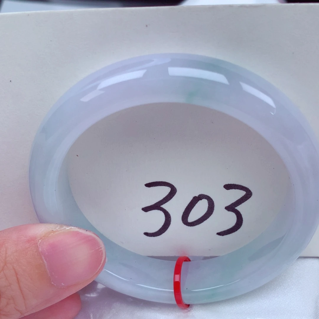 翡翠手镯未镶嵌翡翠