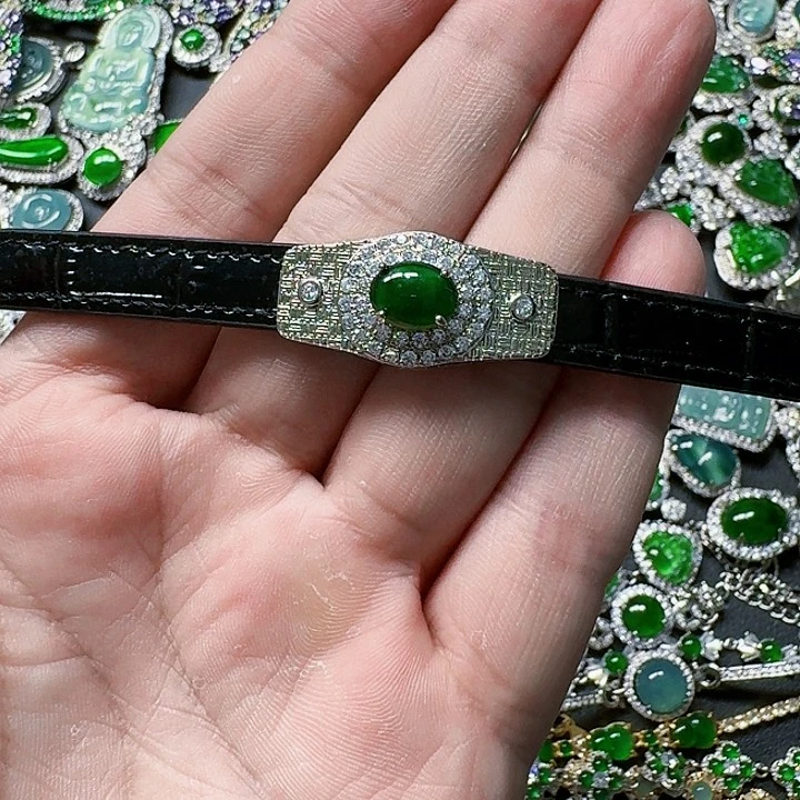 翡翠颈饰未镶嵌天然A货翡翠放漏