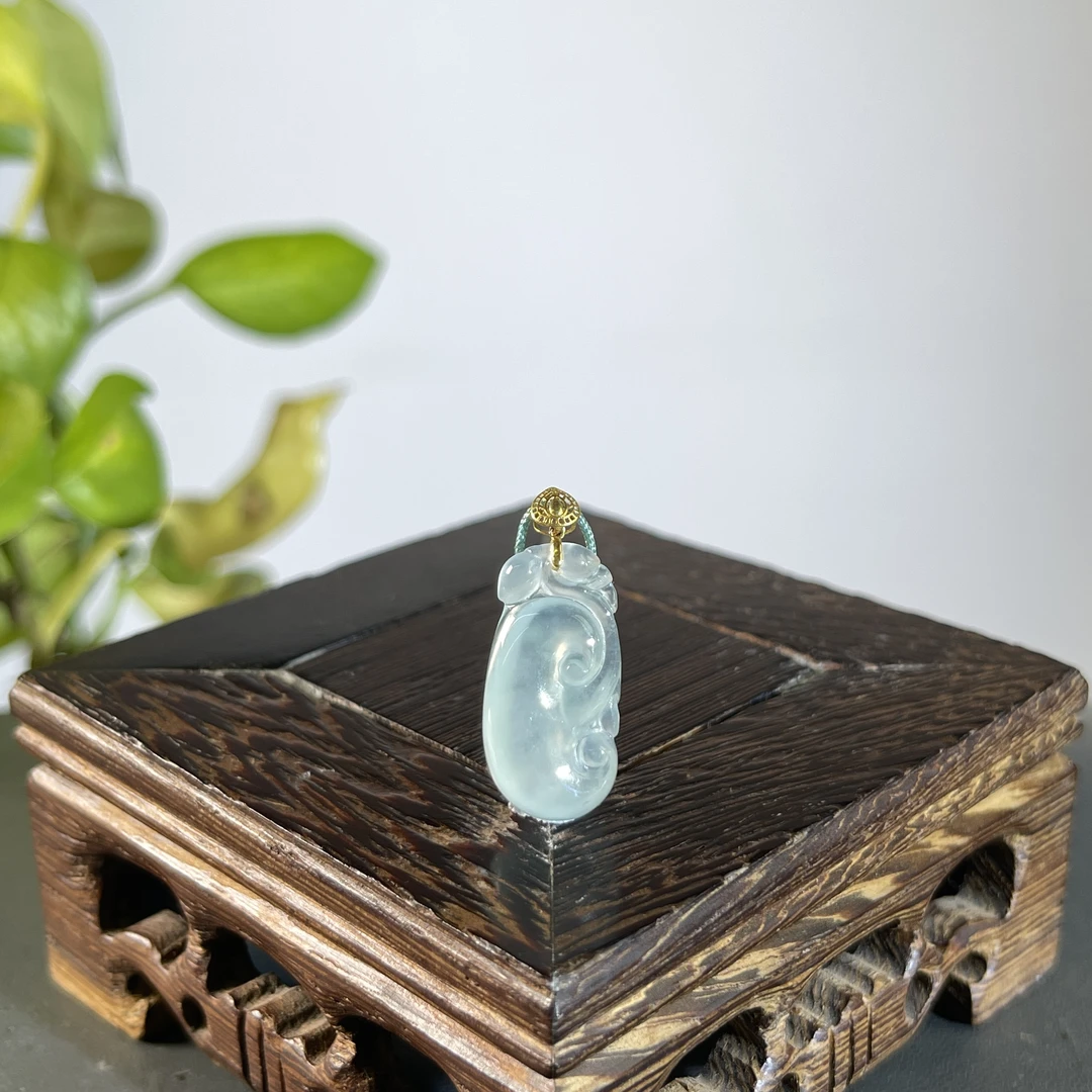 JCA02-57 天然缅甸A货翡翠  18K扣如意