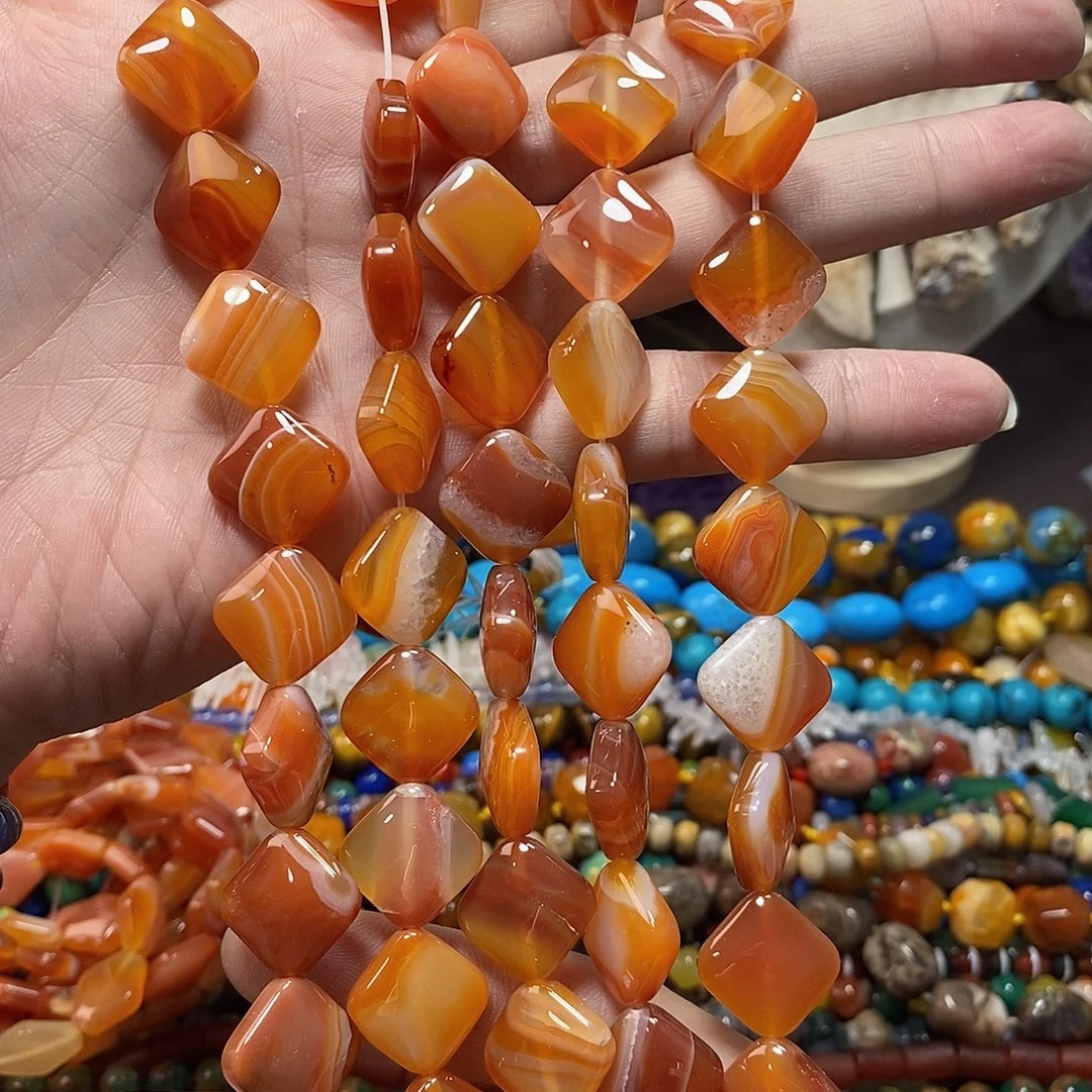 石英质玉未镶嵌，缠丝玛瑙对角16mm，