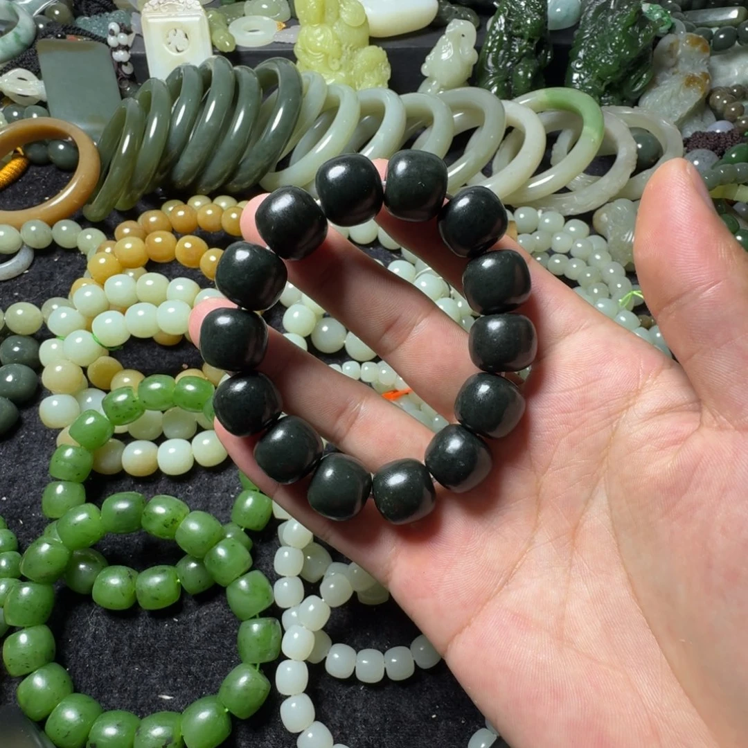 和田玉未镶嵌手串