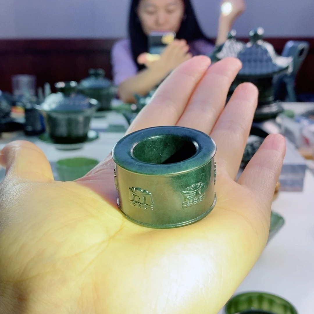 未镶嵌和田玉（青玉）摆件k****9