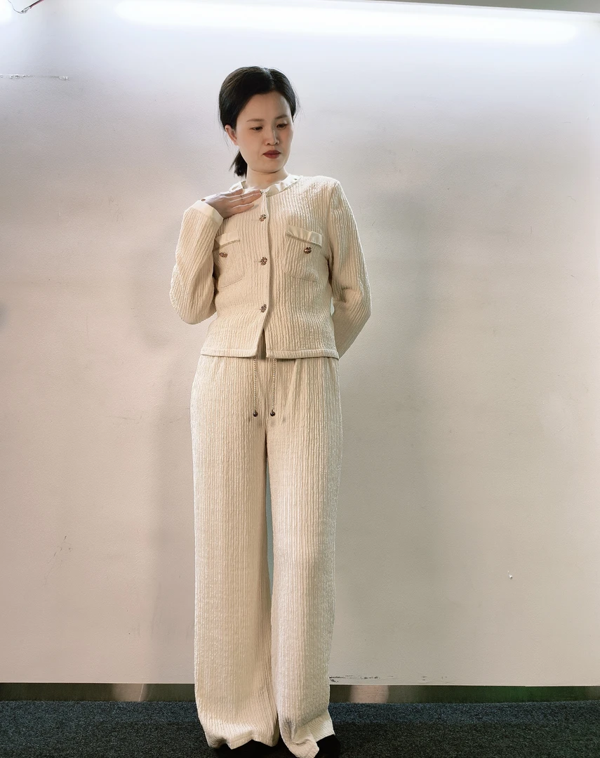 W49  小香风两件套