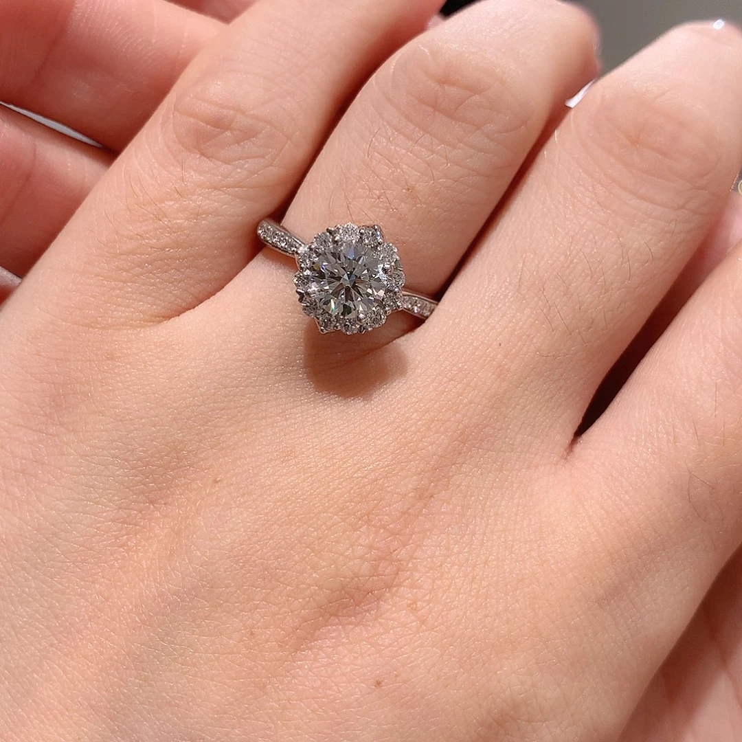 J***y铂Pt950镶嵌实验室培育钻石12圈口