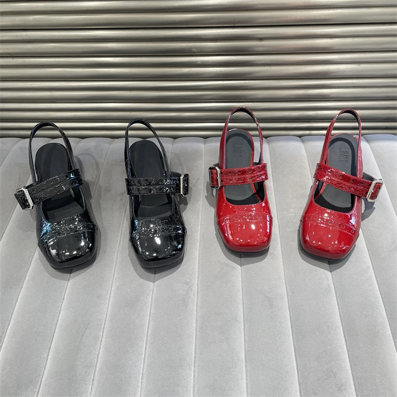 欧洲站2025春夏真皮女鞋时尚百搭法式漆面半包方头浅口一字扣凉鞋