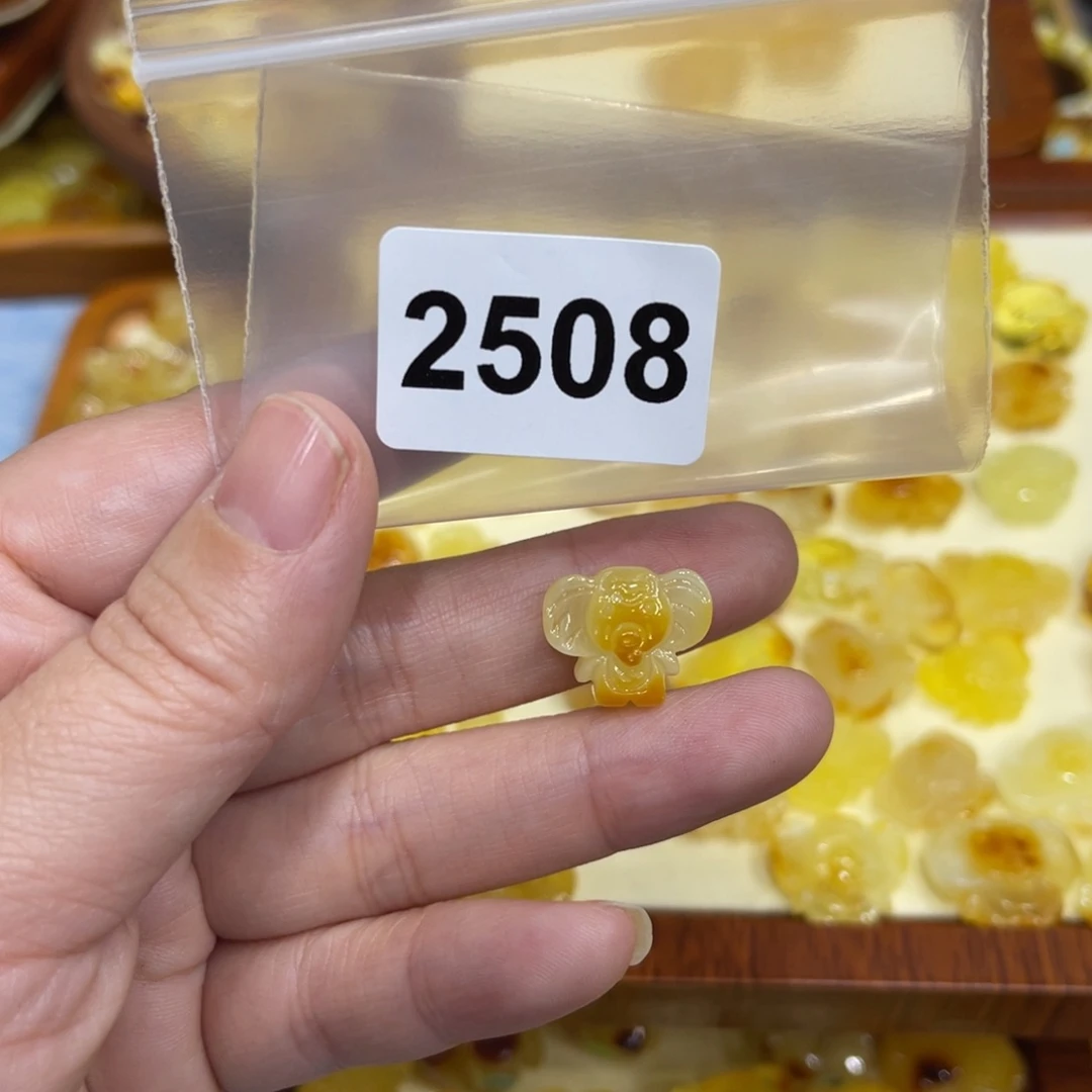 琥珀珠宝奇石未镶嵌